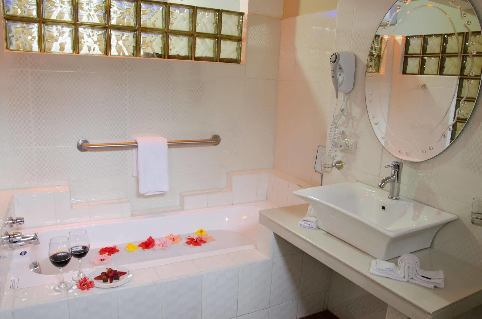 Hotel Palace Galapagos Puerto Ayora  Dış mekan fotoğraf